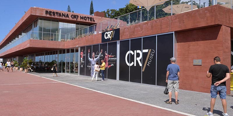 Ronaldo thể hiện cái duyên với mảng kinh doanh